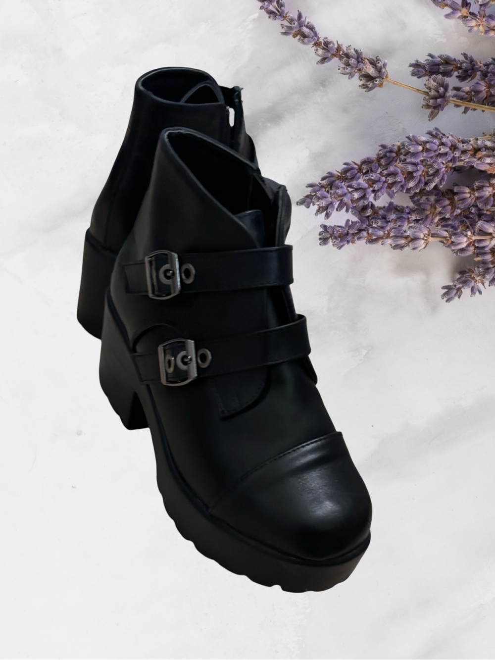Source Unknown Black Double-Buckle Platform Ankle Boots